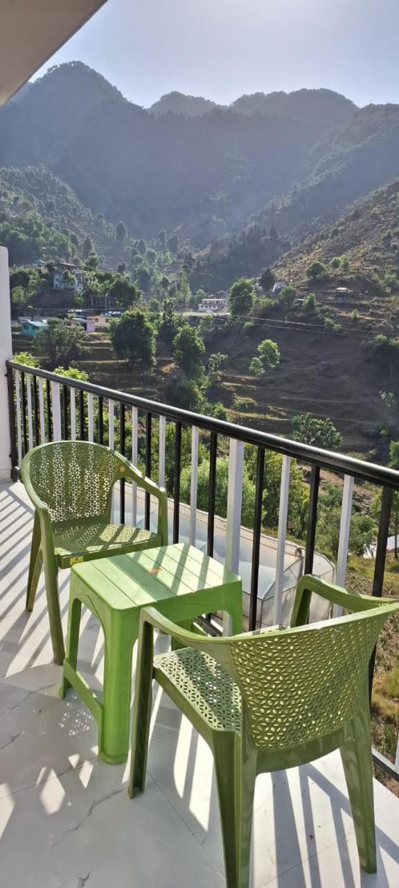 Parvatiya Homestay Массури Экстерьер фото